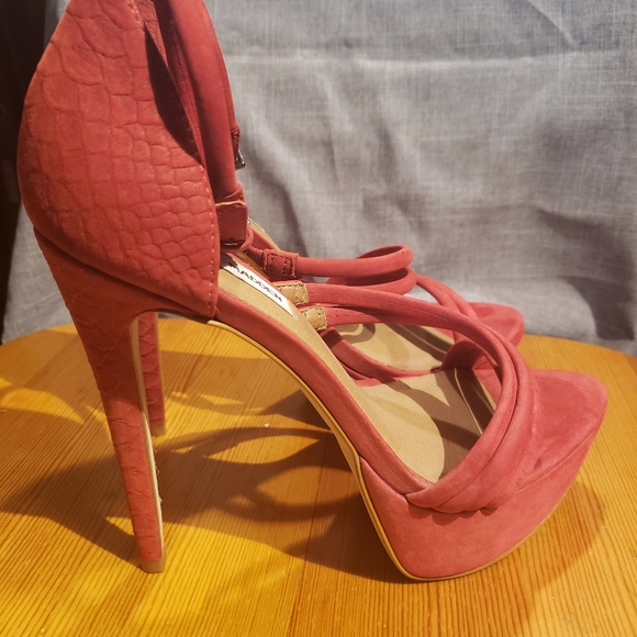 Steve Madden Red Suede Ankle Strap Heels - Picture 4 of 4
